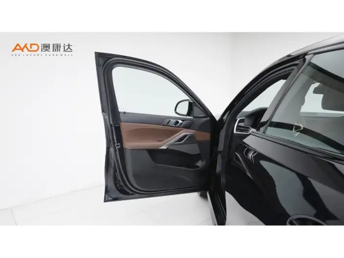 BMW X6 2022 Model Facelift II xDrive40i Exclusive Model M Sports Set – фото 10