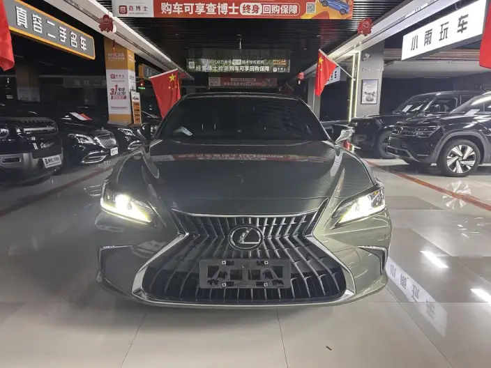 Lexus ES 2021 Model 200 Superior Edition