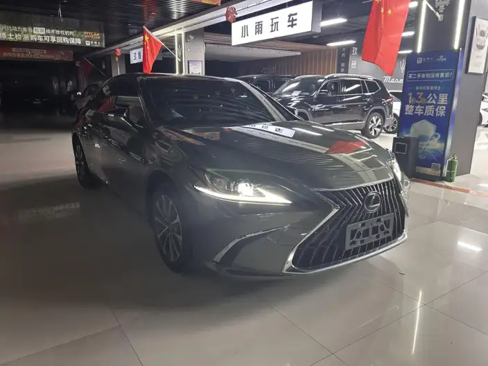 Lexus ES 2021 Model 200 Superior Edition