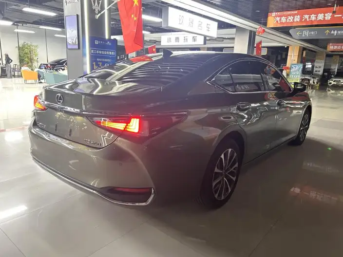 Lexus ES 2021 Model 200 Superior Edition – фото 6