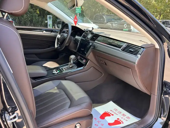 Volkswagen Phaeton 2021 Model 380TSI Deluxe Edition – фото 7