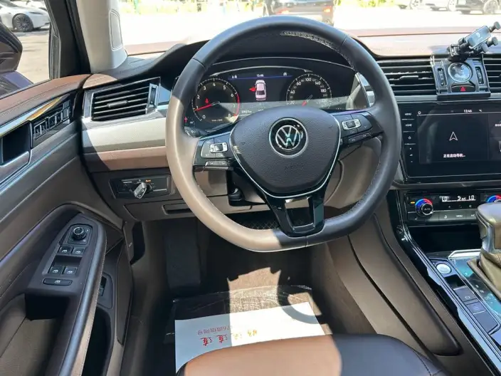 Volkswagen Phaeton 2021 Model 380TSI Deluxe Edition – фото 8