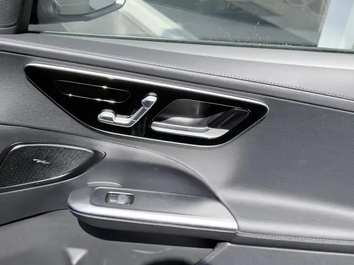 Mercedes-Benz C-Class PHEV 2024 Model C 350 eL – фото 6