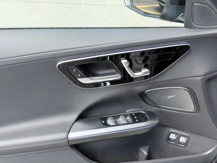 Mercedes-Benz C-Class PHEV 2024 Model C 350 eL – фото 8