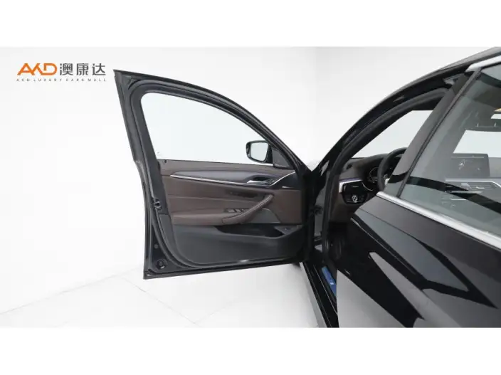 BMW 5 Series 2022 Model Facelift II 530Li Exclusive Model M Sports Set – фото 9