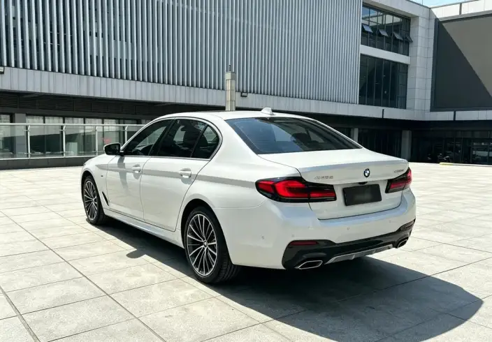 BMW 5 Series 2022 Model Facelift 530Li Leading Model M Sports Set – фото 3