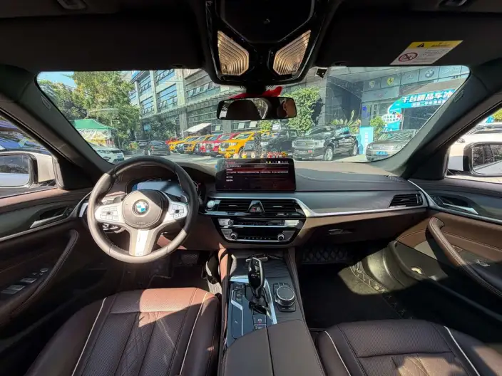 BMW 5 Series 2023 Model 530Li Leading Model M Sports Set – фото 7