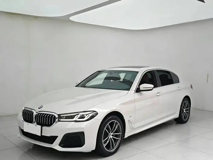 BMW 5 Series 2022 Model Facelift II 525Li M Sports Set – фото 1
