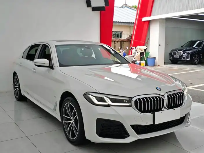BMW 5 Series 2022 Model Facelift II 525Li M Sports Set – фото 3