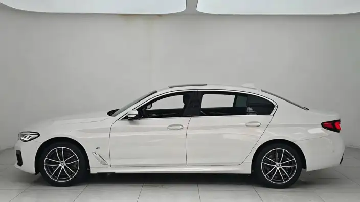 BMW 5 Series 2022 Model Facelift II 525Li M Sports Set – фото 4