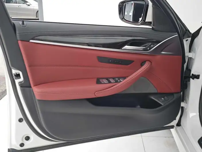 BMW 5 Series 2022 Model Facelift II 525Li M Sports Set – фото 9
