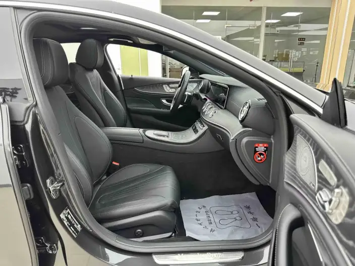 Mercedes-Benz CLS 2022 Model CLS 300 Luxury Model – фото 8