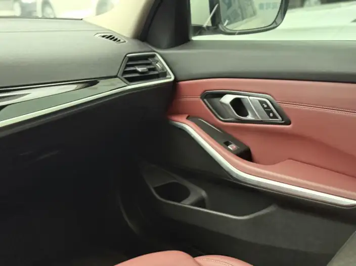 BMW 3 Series 2023 Model 325i M Sports Set – фото 5