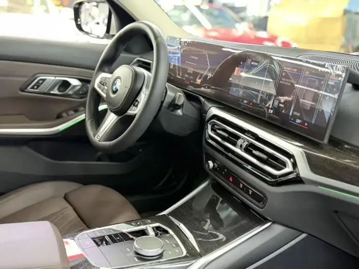 BMW 3 Series 2023 Model 325Li M Sports Set – фото 4