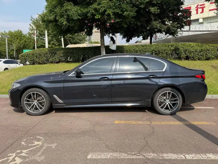 BMW 5 Series 2021 Model 525Li M Sports Set – фото 3