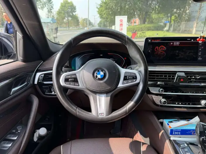 BMW 5 Series 2021 Model 525Li M Sports Set – фото 9