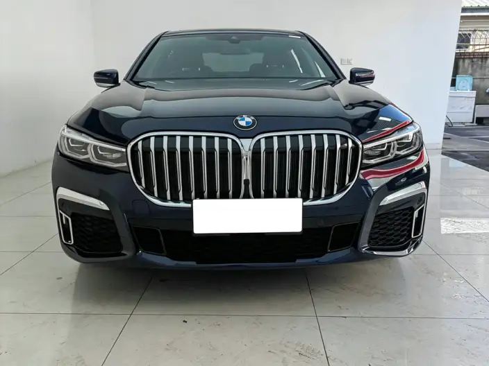BMW 7 Series 2021 Model 740Li Leading Model M Sports Set – фото 2