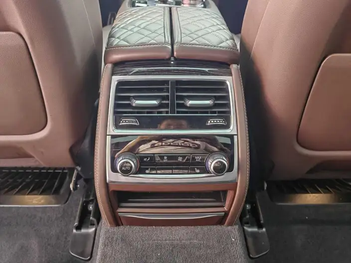 BMW 7 Series 2021 Model 740Li Leading Model M Sports Set – фото 8