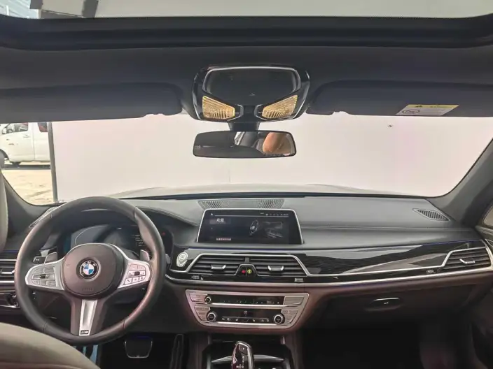 BMW 7 Series 2021 Model 740Li Leading Model M Sports Set – фото 10