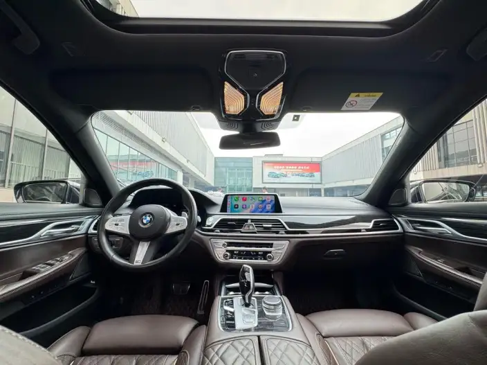 BMW 7 Series 2021 Model 740Li Leading Model M Sports Set – фото 8
