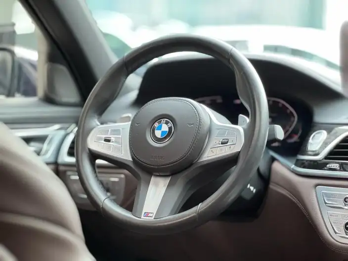 BMW 7 Series 2021 Model 740Li Leading Model M Sports Set – фото 10