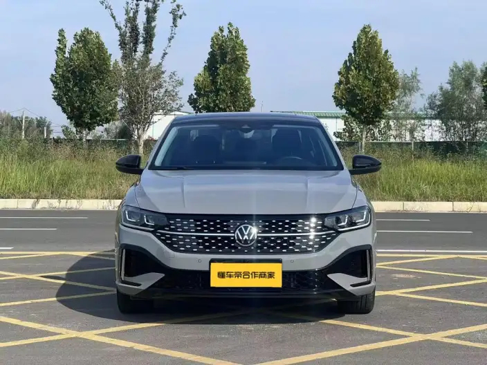 Volkswagen Lavida 2023 Model 300TSI DSG Starry Sky Yongyi Edition