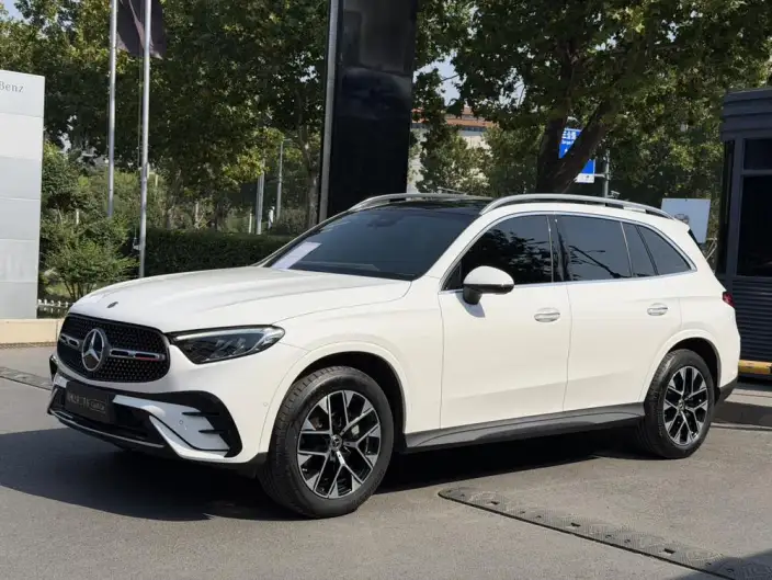 Mercedes-Benz GLC 2023 Model GLC 260 L 4MATIC Luxury Model 5 seat