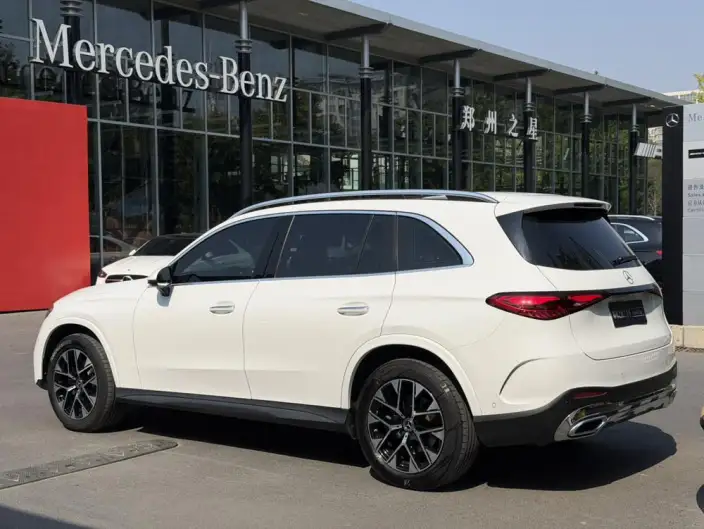 Mercedes-Benz GLC 2023 Model GLC 260 L 4MATIC Luxury Model 5 seat – фото 5