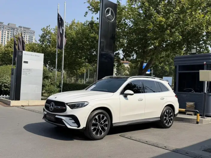 Mercedes-Benz GLC 2023 Model GLC 260 L 4MATIC Luxury Model 5 seat – фото 10