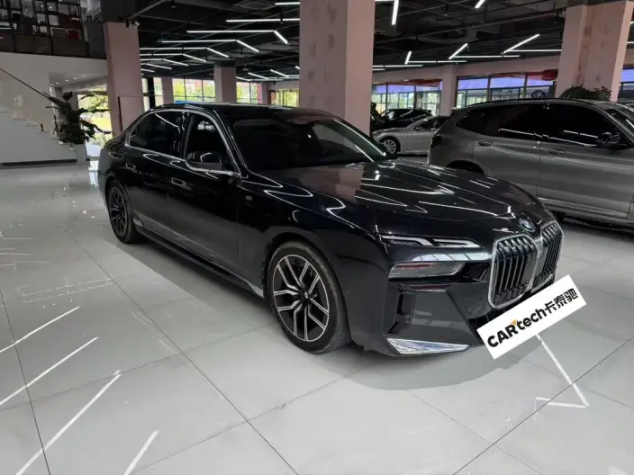 BMW 7 Series 2023 Model 735Li M Sports Set – фото 3