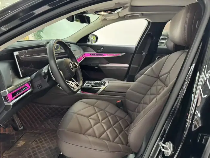BMW 7 Series 2023 Model 735Li M Sports Set – фото 8