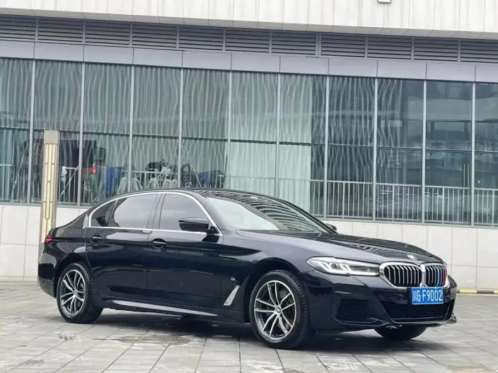 BMW 5 Series 2022 Model Facelift II 525Li M Sports Set – фото 3