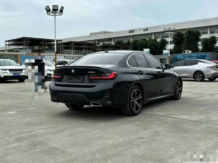 BMW 3 Series 2023 Model 325i M Sports Set – фото 5