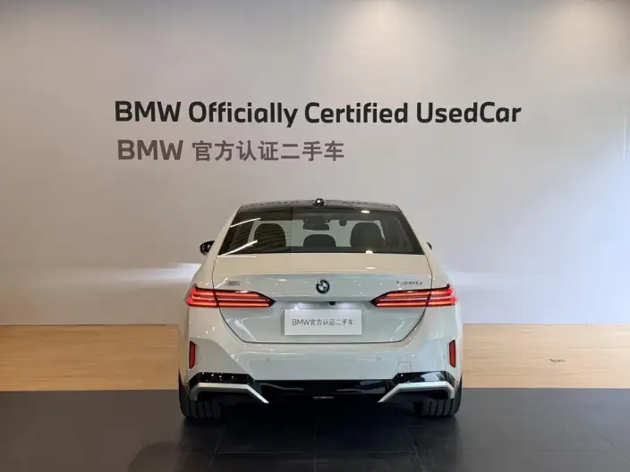 BMW 5 Series 2025 Model Facelift 530Li Exclusive Model M Sports Set – фото 3
