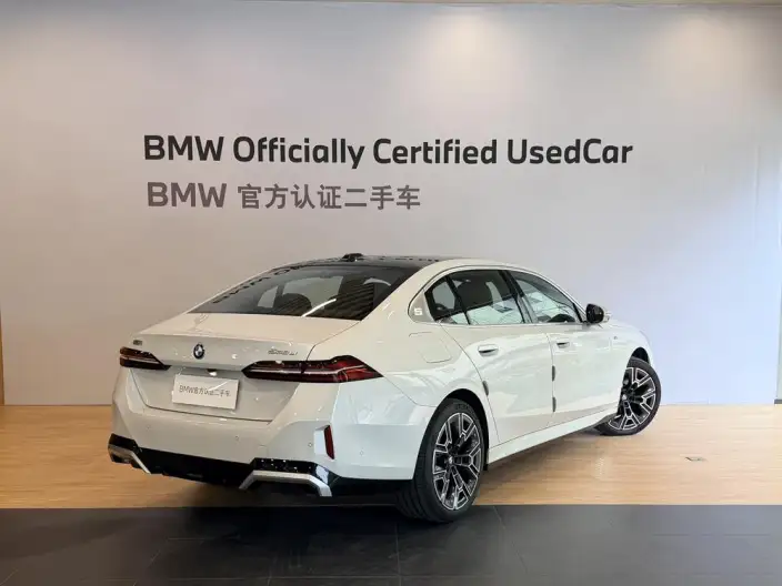 BMW 5 Series 2025 Model Facelift 530Li Exclusive Model M Sports Set – фото 4