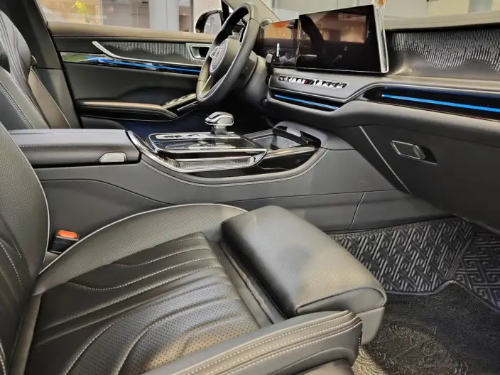 HONGQI H9 2025 Model 2.0T Flag Enjoy Luxury Business Edition – фото 6