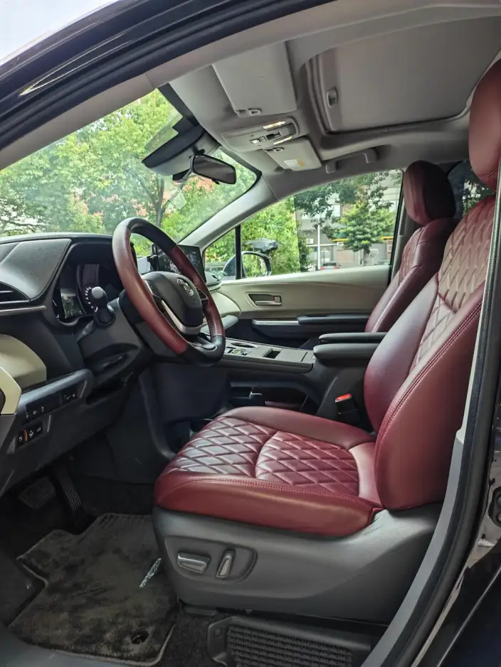 Toyota Sienna 2024 Model Hybrid 2.5L Comfort Edition – фото 10