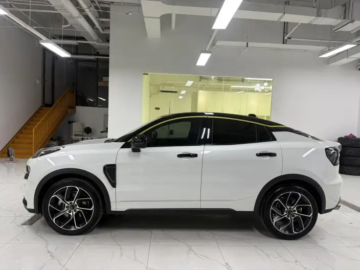 Lynk & Co 05 2022 Model 2.0TD 2WD Shine Halo