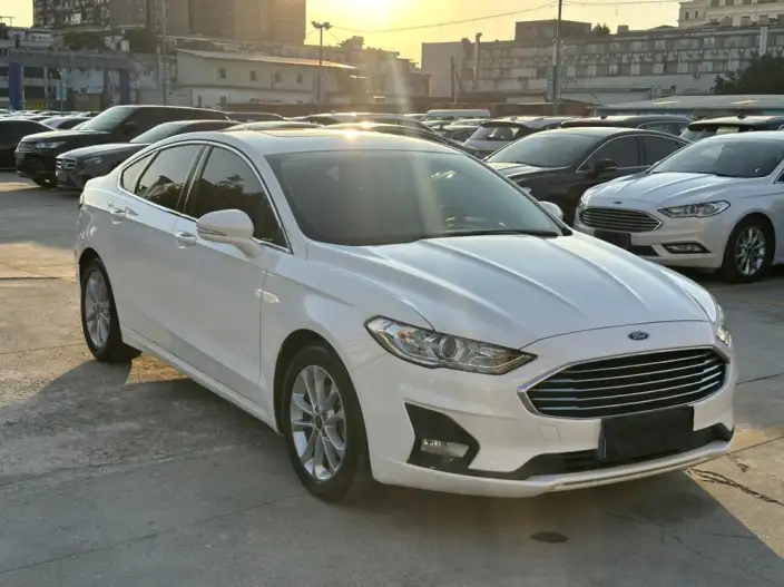 Ford Mondeo 2020 Model EcoBoost 180 Fashion Model – фото 3