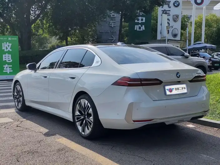 BMW 5 Series 2024 Model 530Li Exclusive Model M Sports Set – фото 4