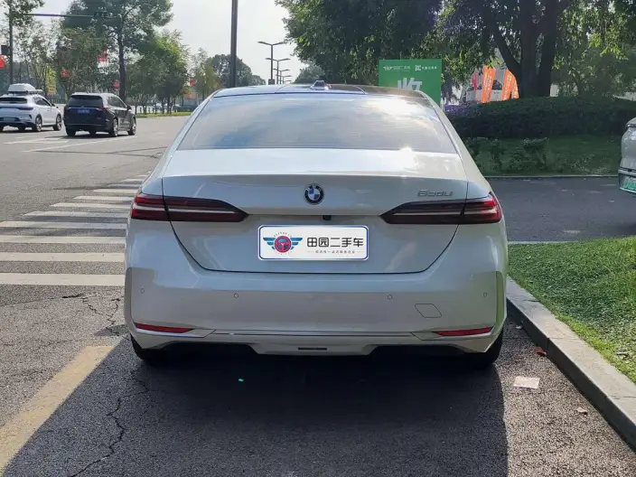 BMW 5 Series 2024 Model 530Li Exclusive Model M Sports Set – фото 5