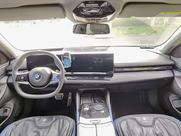 BMW 5 Series 2024 Model 530Li Exclusive Model M Sports Set – фото 8
