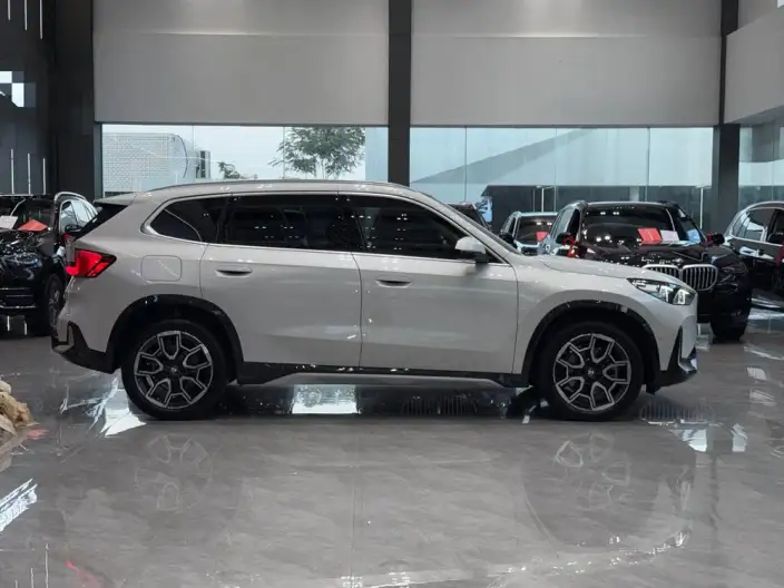 BMW X1 2025 Model sDrive25Li X Design Set – фото 5