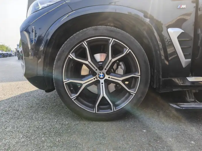 BMW X5 2023 Model xDrive30Li M Sports Set – фото 9