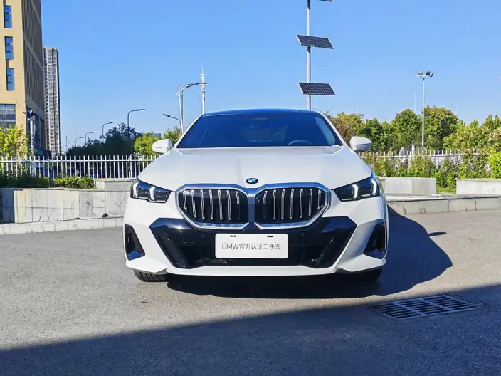 BMW 5 Series 2025 Model Facelift 525Li M Sports Set – фото 2