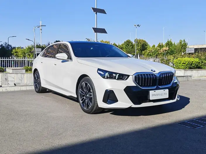 BMW 5 Series 2025 Model Facelift 525Li M Sports Set – фото 3