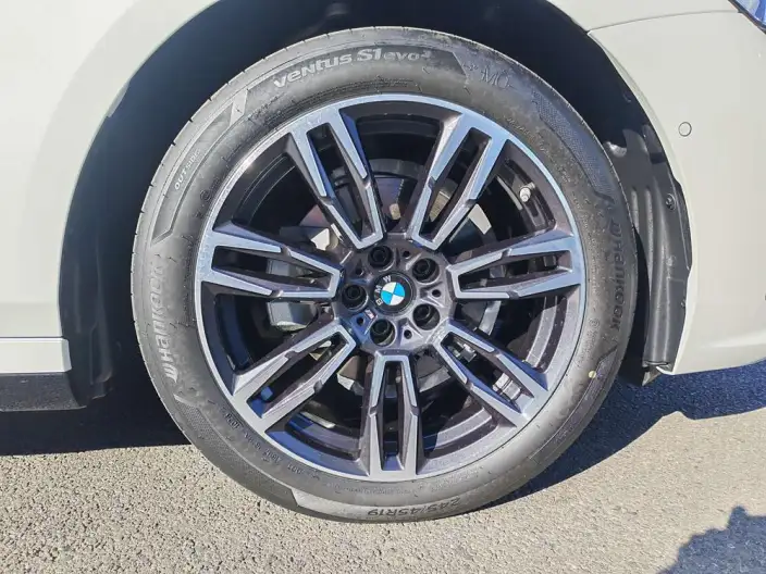 BMW 5 Series 2025 Model Facelift 525Li M Sports Set – фото 9