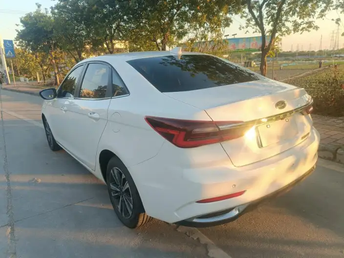 Ford Escort 2021 Model 1.5L Automatic Diamond Edition – фото 4