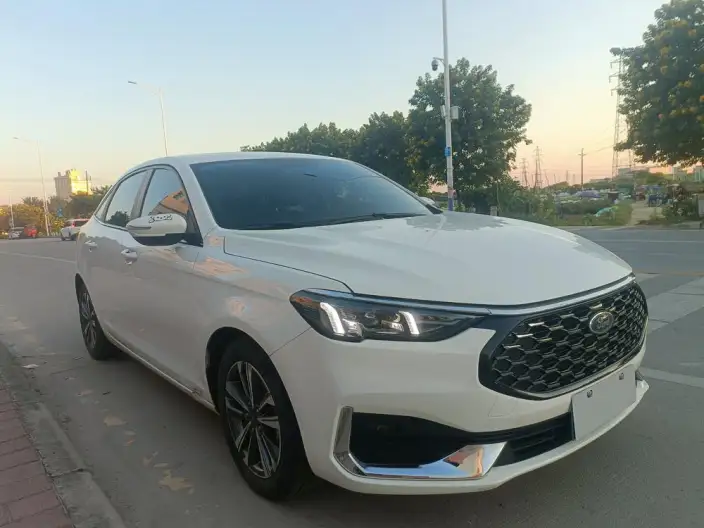 Ford Escort 2021 Model 1.5L Automatic Diamond Edition – фото 6