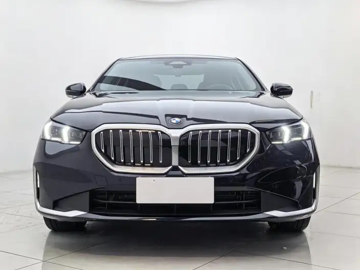 BMW 5 Series 2024 Model 530Li Leading Model Luxury Set – фото 2